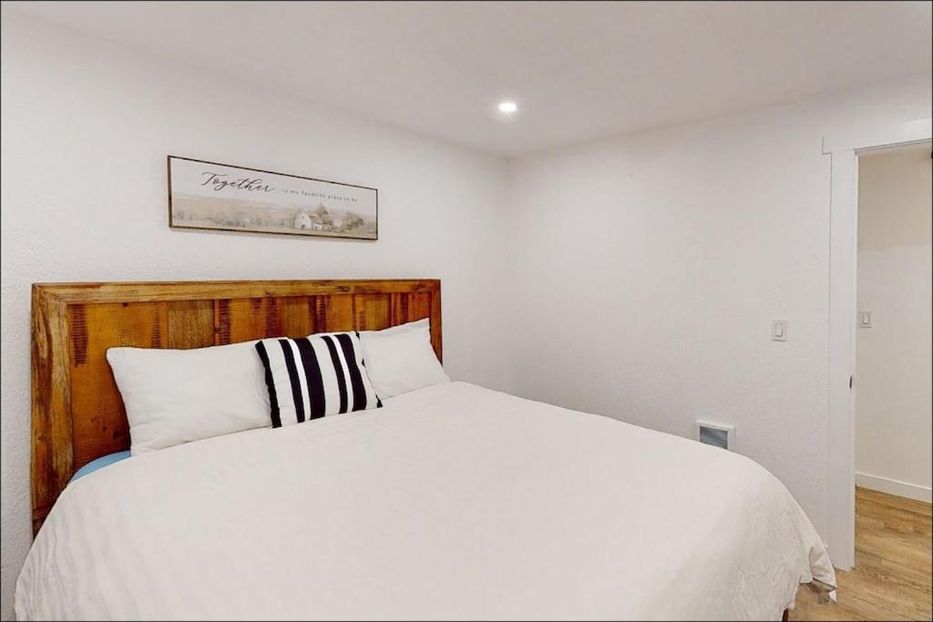 Lakebay Cottage Ngoại thất bức ảnh